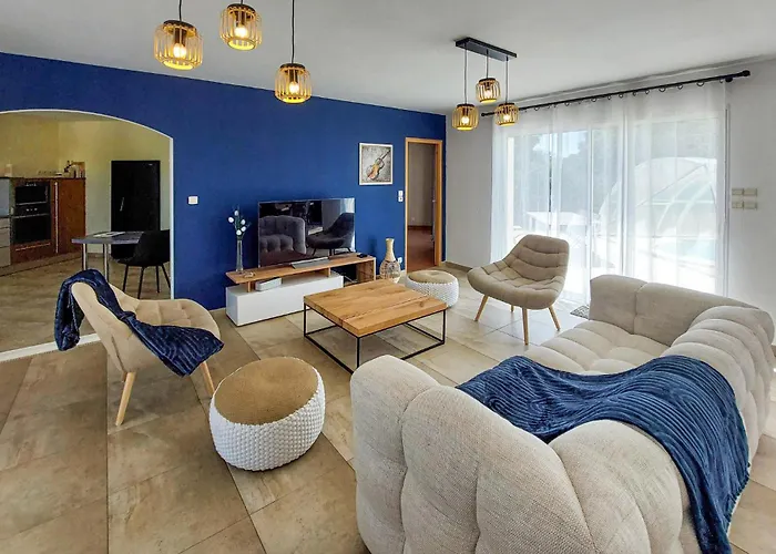 Awesome In בית נופש