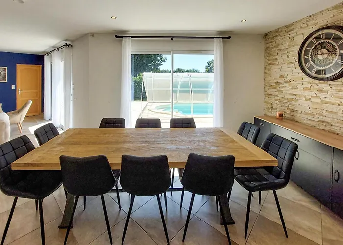 Awesome In בית נופש Sainte-Gemme-la-Plaine