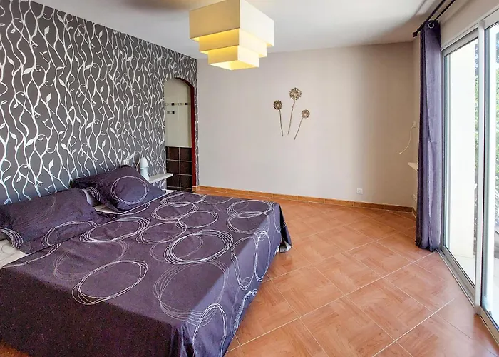 Awesome In * Sainte-Gemme-la-Plaine