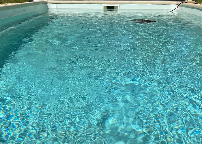 בית נופש Awesome In Sainte-Gemme-la-Plaine